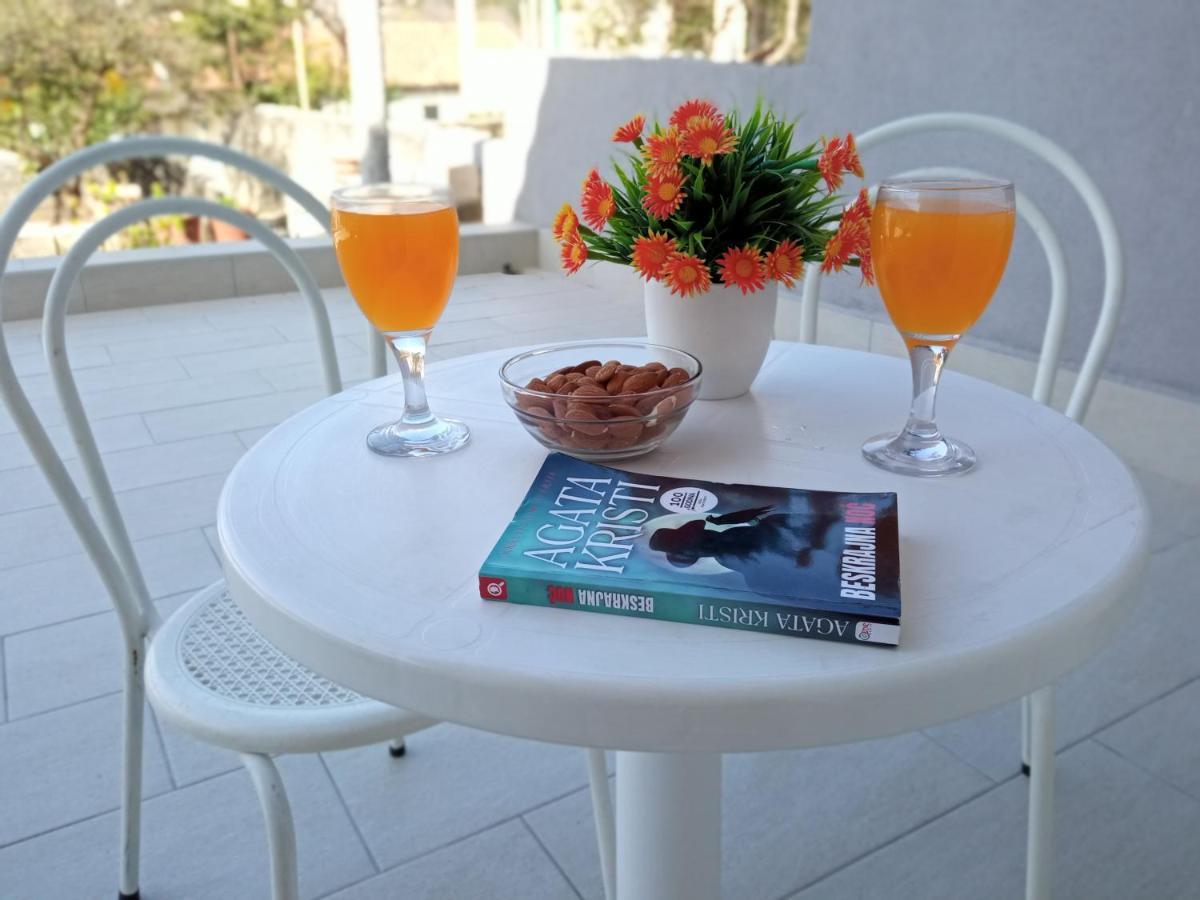Sun Studio Apartment Komolac Екстериор снимка